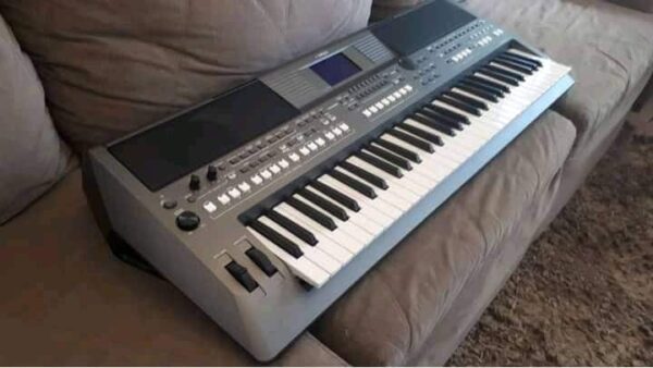 teclado yamaha psr s670